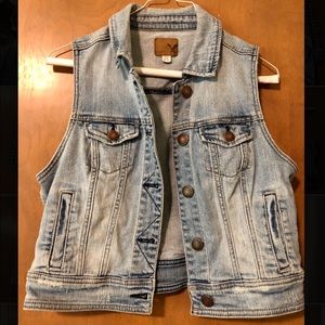 American Eagle Jean Vest